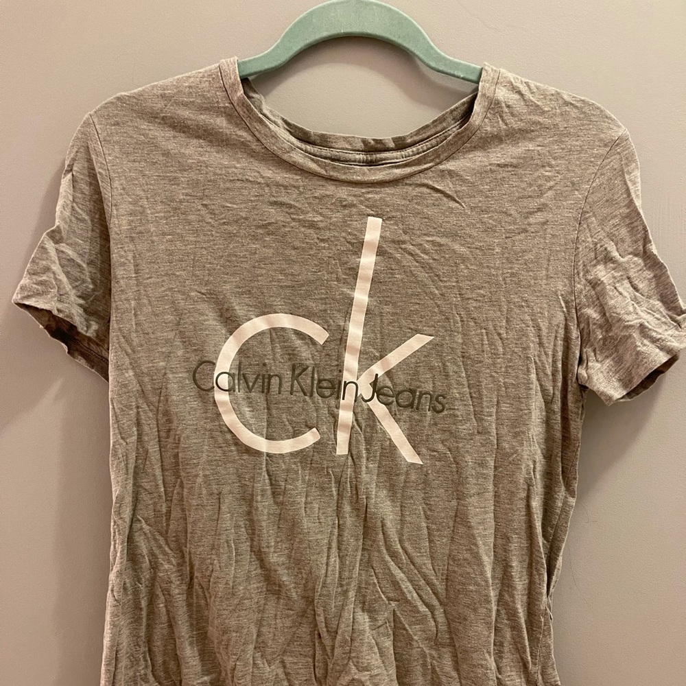 CALVIN KLEIN tee shirt